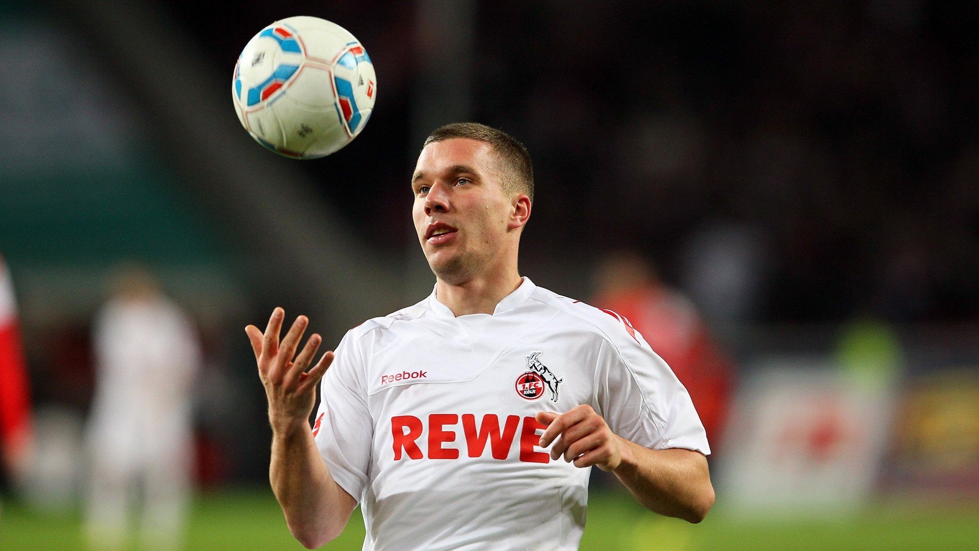 KAIYUNAPP-林丹签约品牌助力青少年羽球普及，林丹羽毛球什么级别